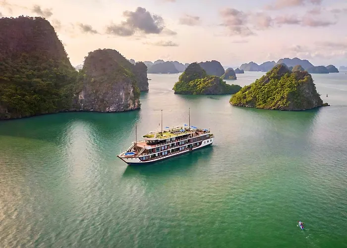Le Journey Elegance Cruise 5* Ha Long